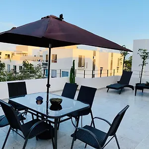  Privatunterkunft Franks House Luxury 