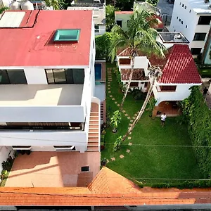  Holiday home Beautiful Jungle House On A Strategic Location